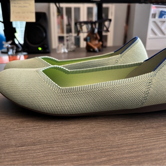 Pristine Rothy's Green Flats - Picture 7 of 12